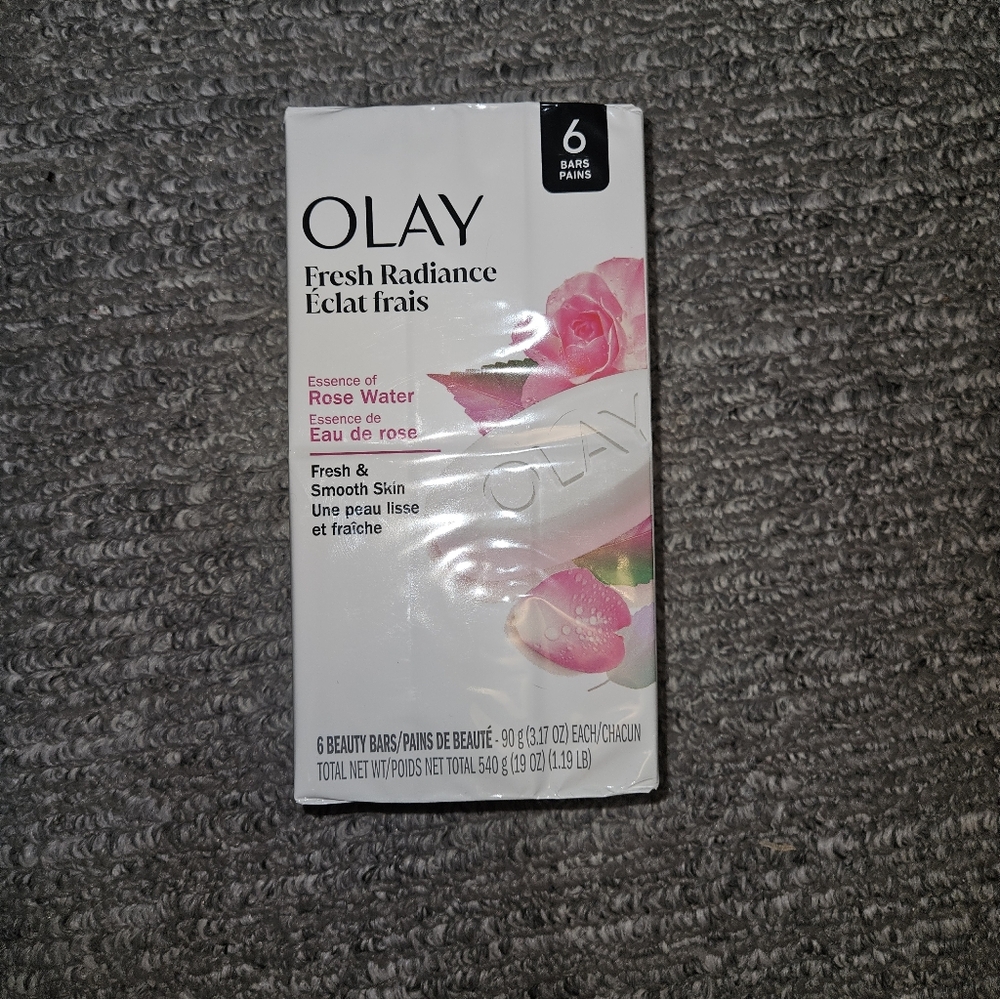 OLAY Fresh Radiance Beauty Bar with Pink Accents